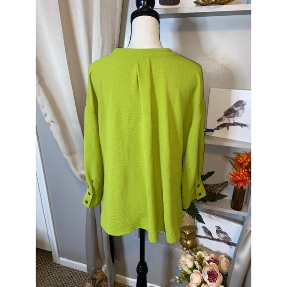 Stunning Unique Ivy Jane size M/L Green GUC Blouse
Top - Picture 5 of 11